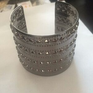 FINAL MARKDOWN Thick cuff bracelet